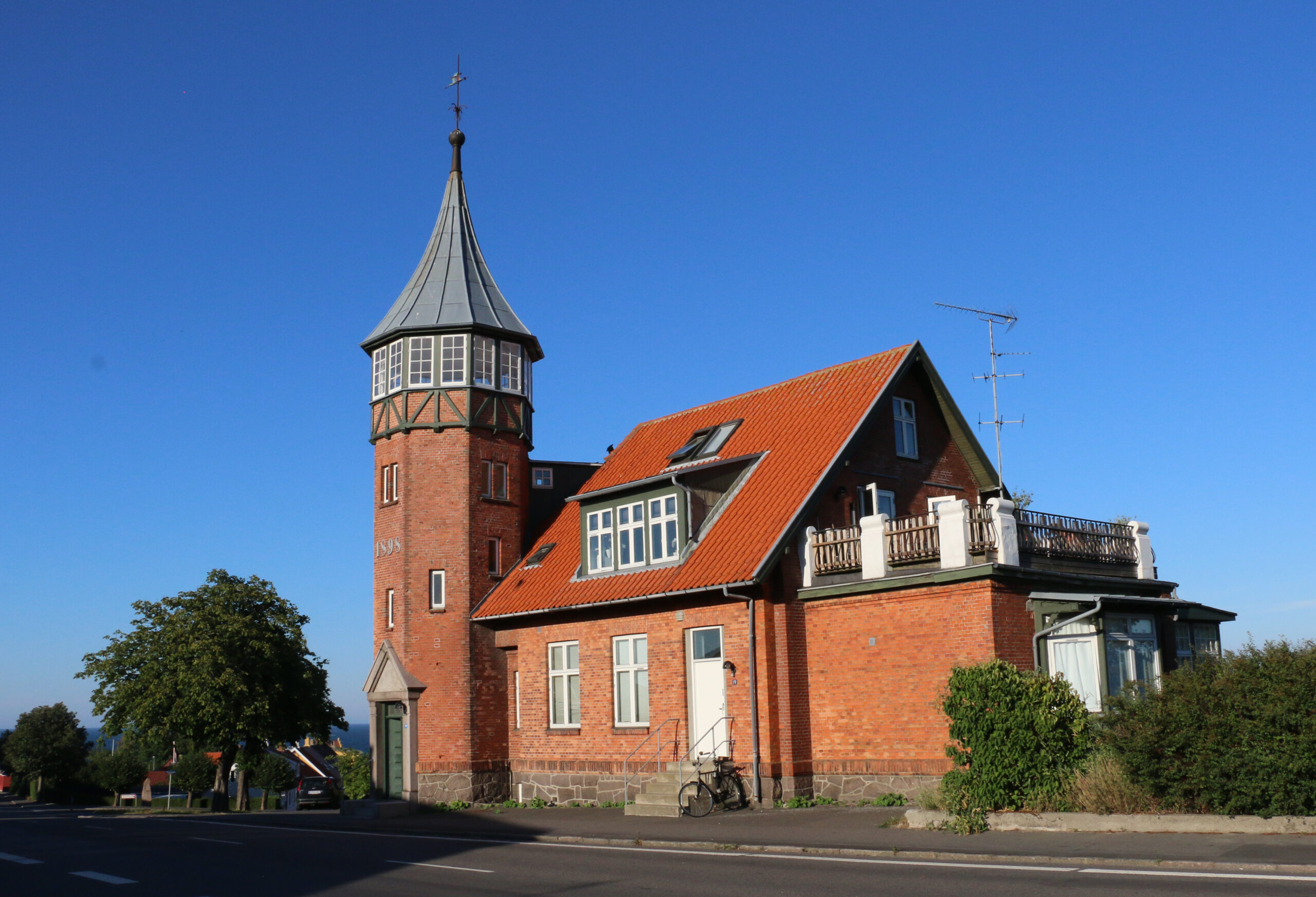 Dom z wieżą w Allinge